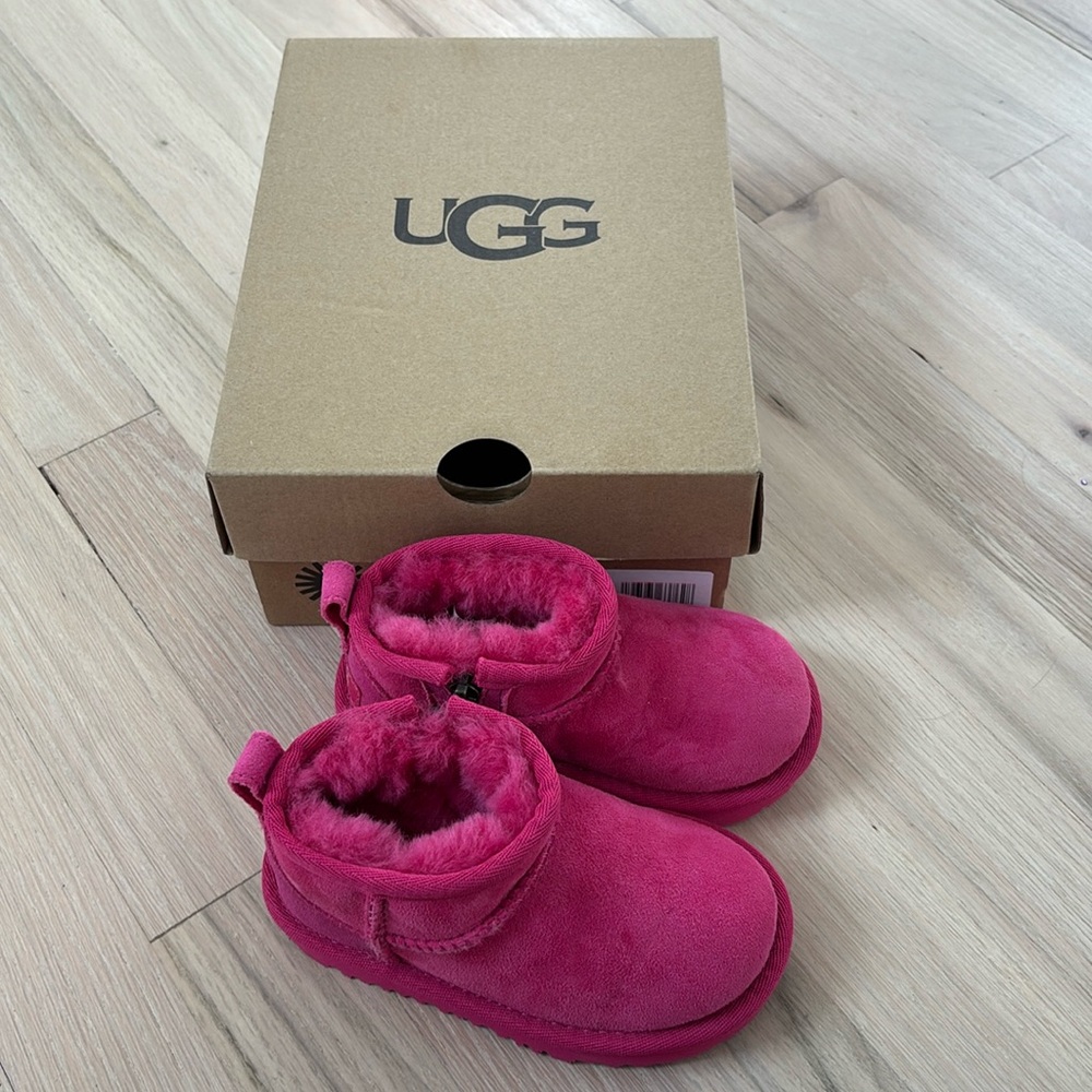 Ugg Toddler Classic Ultra Mini in Berry (with zippers)
